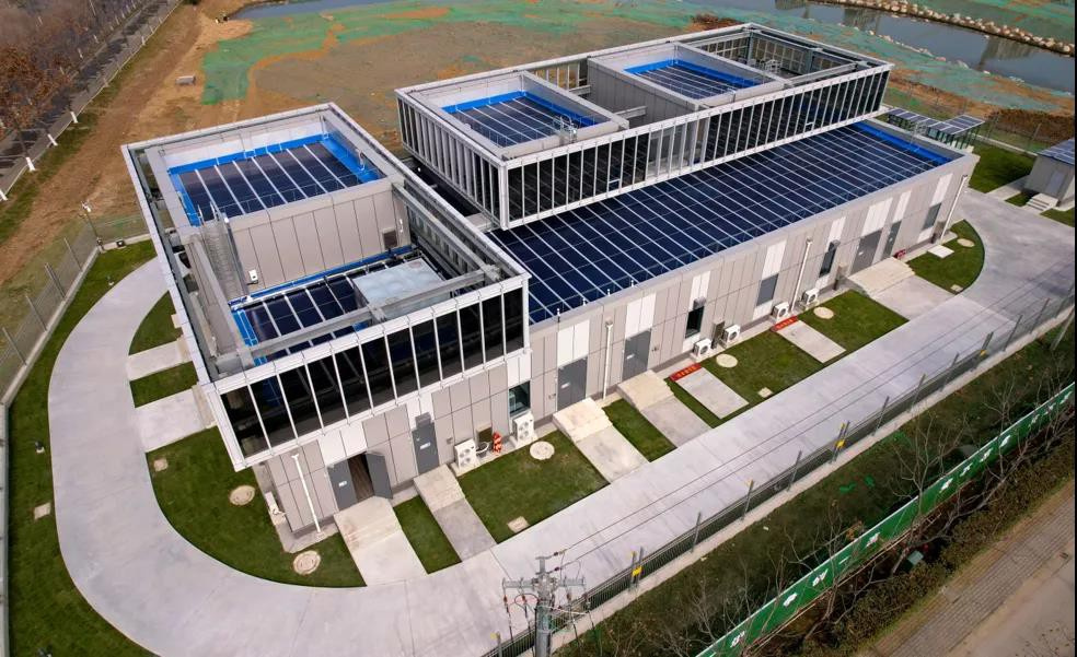 Jiangsu (PV tag + solcelledrevet vindue).jpg